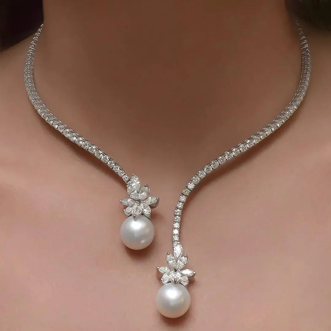 Vionelise™ Elegant Collar with Pearls and Shiny Sterling Silver