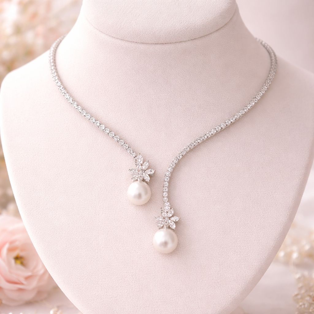 Vionelise™ Elegant Collar with Pearls and Shiny Sterling Silver
